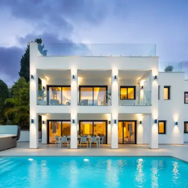 Short-term rent of detached villa in Nueva Andalucía