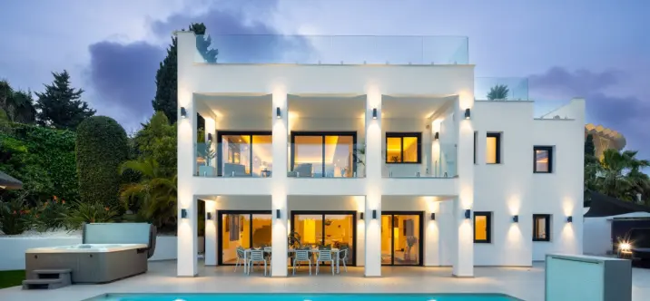 Short-term rent of detached villa in Nueva Andalucía 1