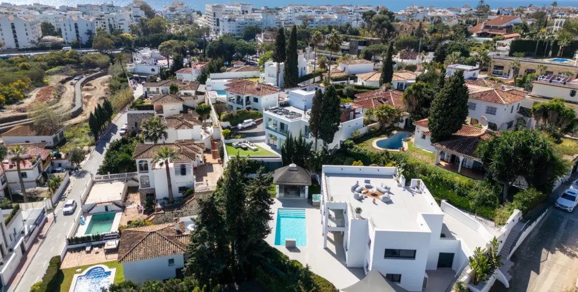 Short-term rent of detached villa in Nueva Andalucía 17