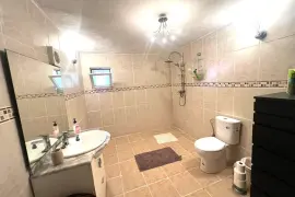 Image 7 thumb
