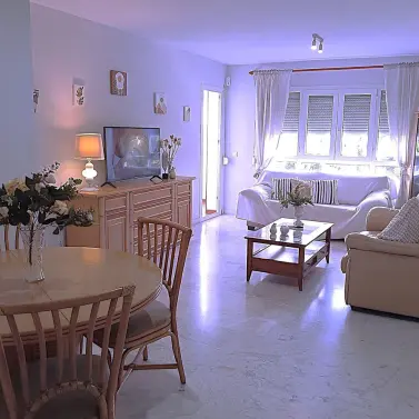 Venta de apartamento en planta media en Marbella