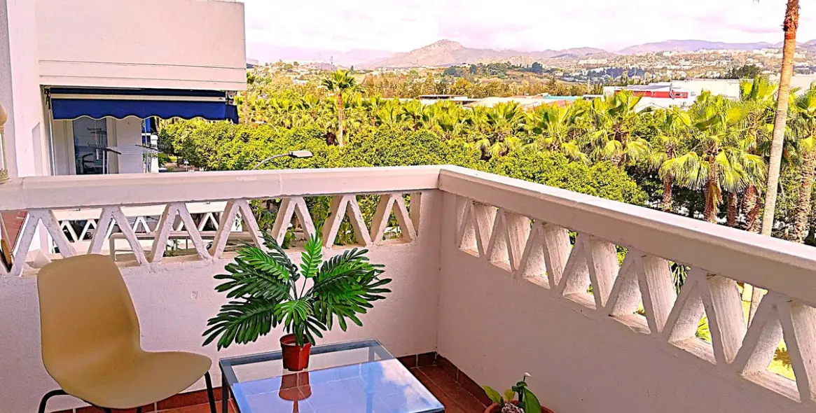 Venta de apartamento en planta media en Marbella 3