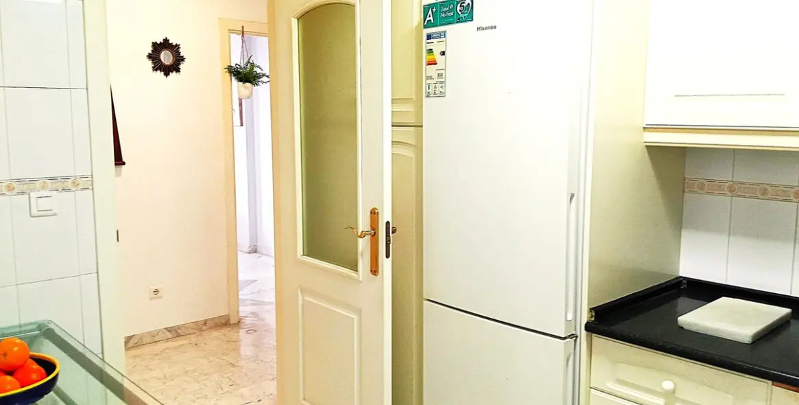 Venta de apartamento en planta media en Marbella 4