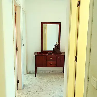 Venta de apartamento en planta media en Marbella