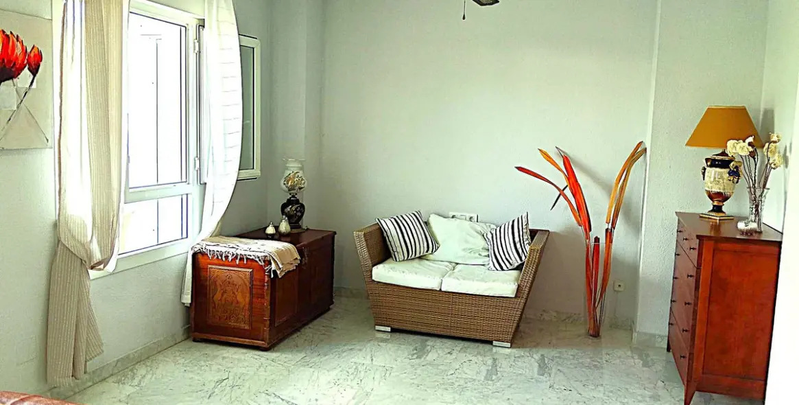 Venta de apartamento en planta media en Marbella 8