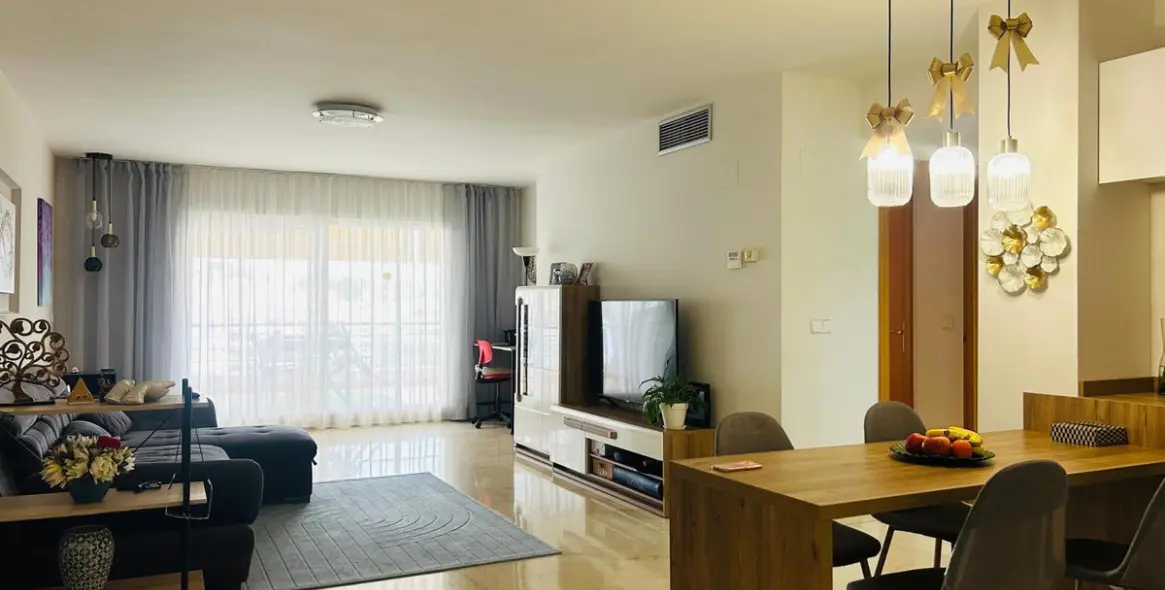 Venta de apartamento en planta media en Guadalmina Alta 3