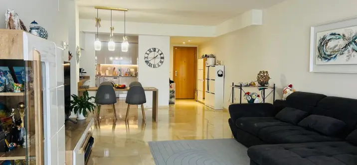Venta de apartamento en planta media en Guadalmina Alta 3