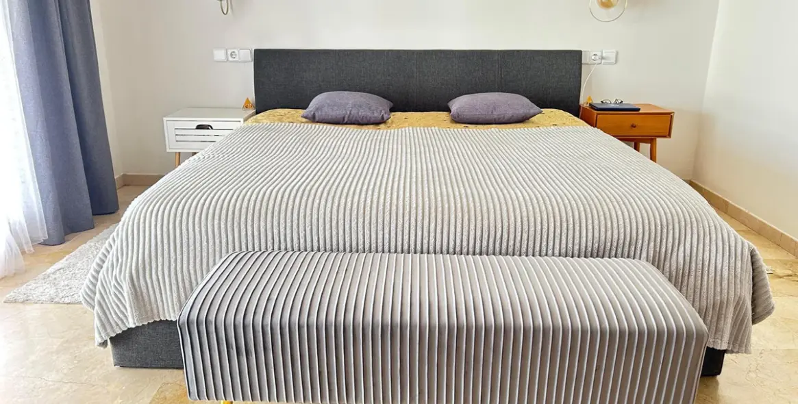 Venta de apartamento en planta media en Guadalmina Alta 6