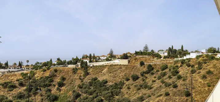 Venta de apartamento en planta media en Fuengirola 3