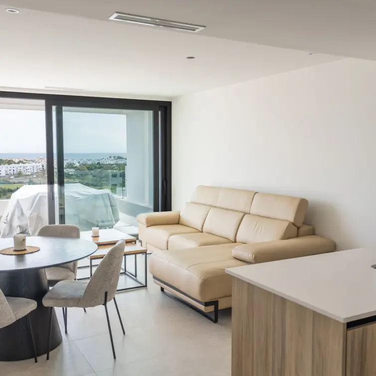 Venta de ático dúplex en Estepona
