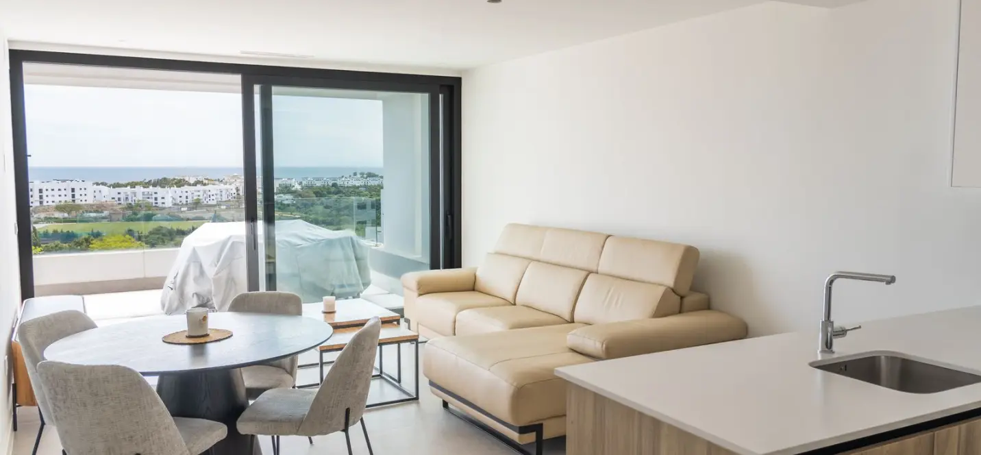 Venta de ático dúplex en Estepona 0