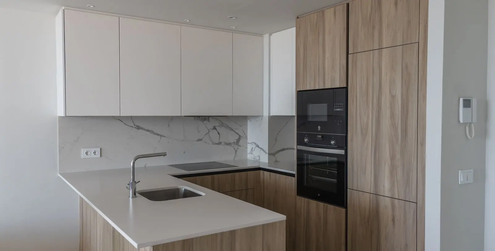 Продажа двухуровневого пентхауса в Estepona 2