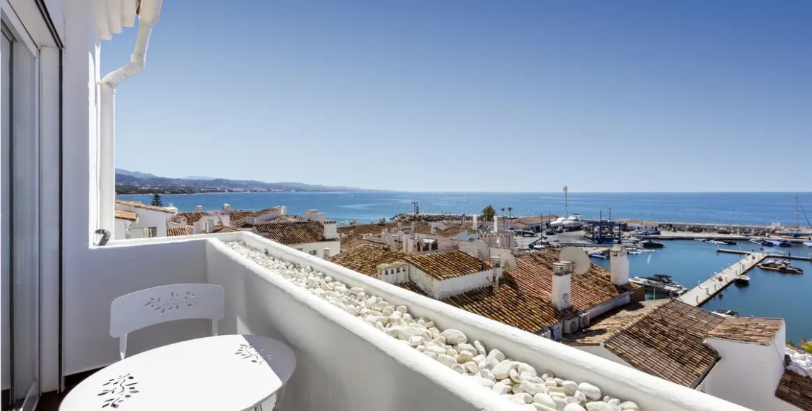 Venta de ático en Puerto Banús 7