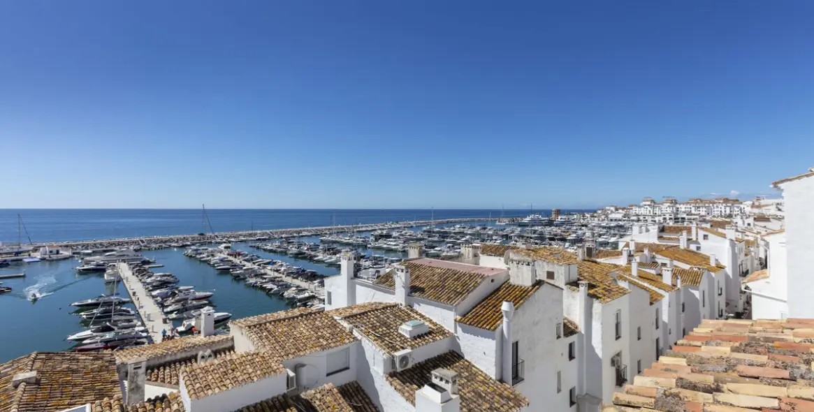 Venta de ático en Puerto Banús 20