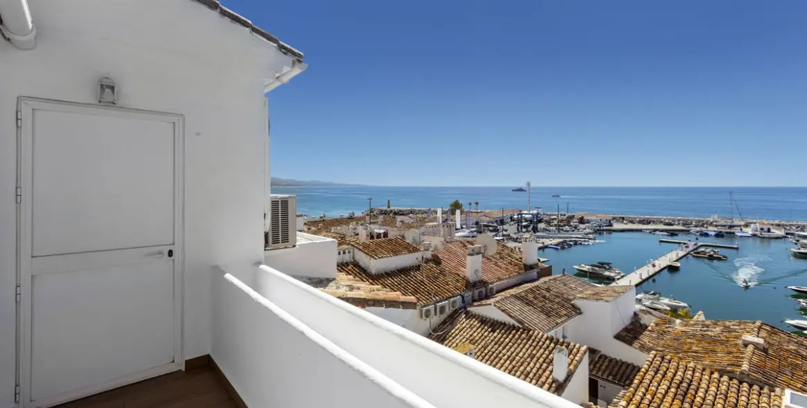 Venta de ático en Puerto Banús 21