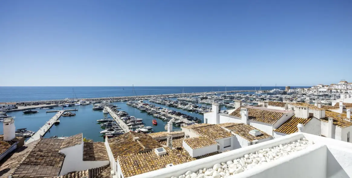 Venta de ático en Puerto Banús 22