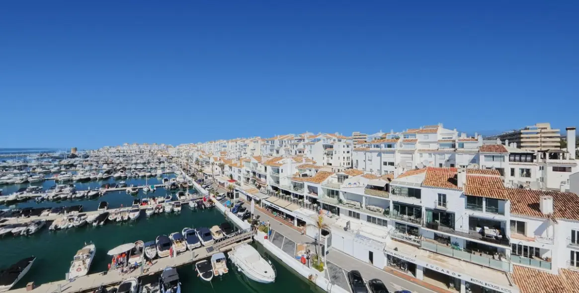 Venta de ático en Puerto Banús 27