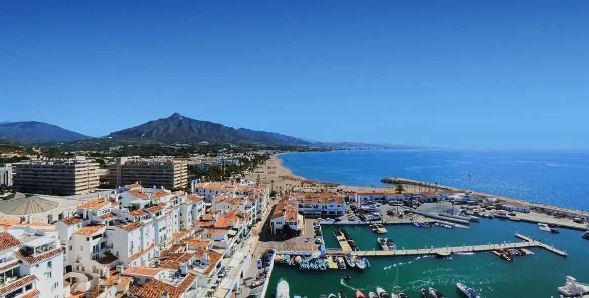 Venta de ático en Puerto Banús 29