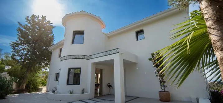 Краткосрочная аренда  отдельно стоящей виллы в Estepona 0