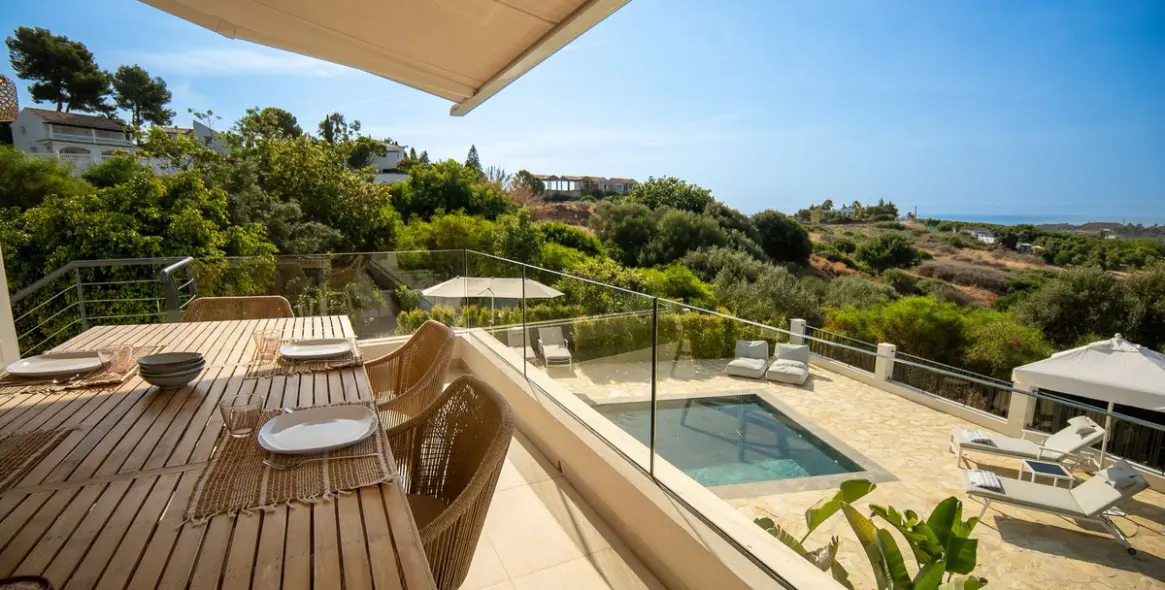 Short-term rent of detached villa in Estepona 8