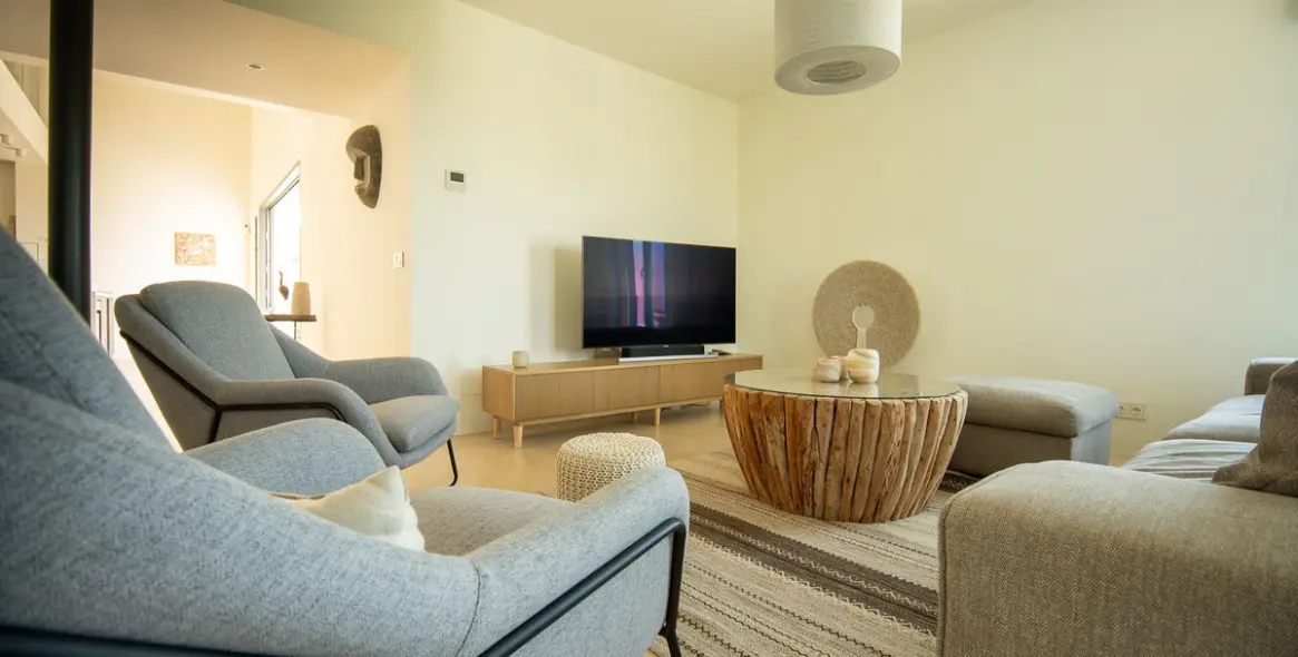 Short-term rent of detached villa in Estepona 32