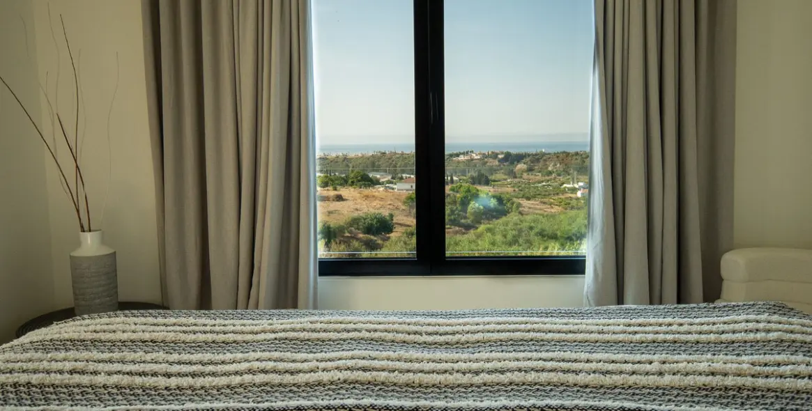 Short-term rent of detached villa in Estepona 40