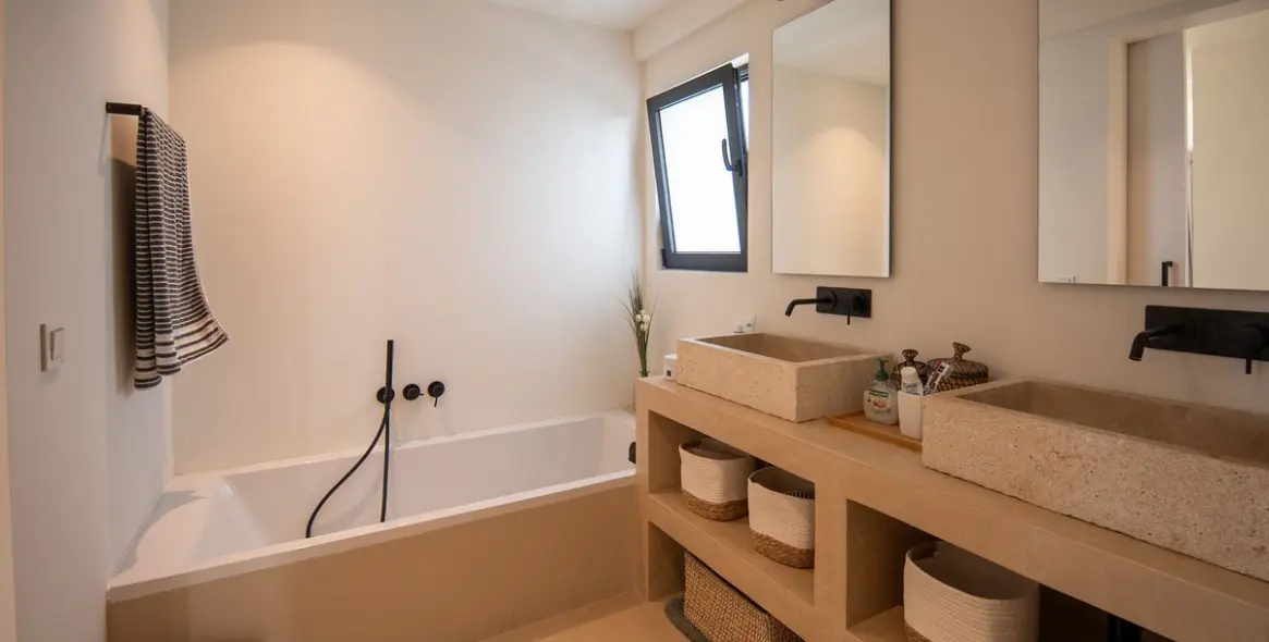 Short-term rent of detached villa in Estepona 44