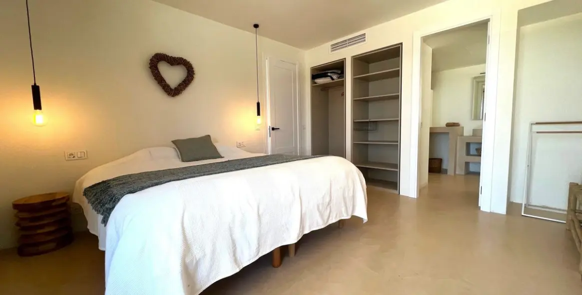 Short-term rent of detached villa in Estepona 55