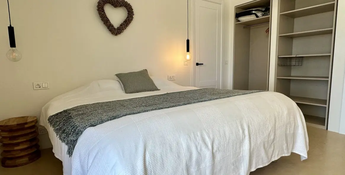Short-term rent of detached villa in Estepona 56