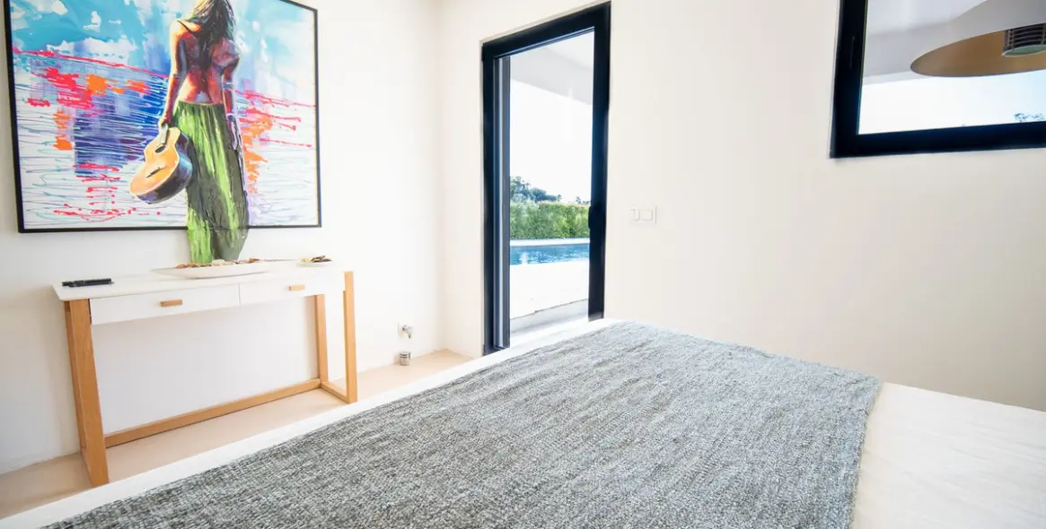 Short-term rent of detached villa in Estepona 59