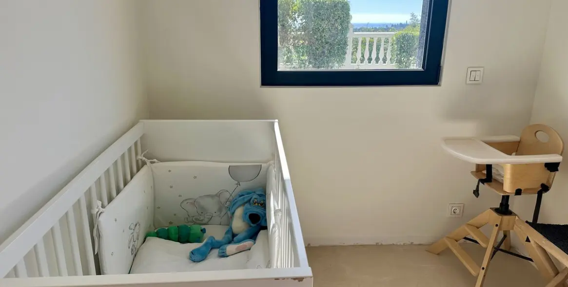 Short-term rent of detached villa in Estepona 96