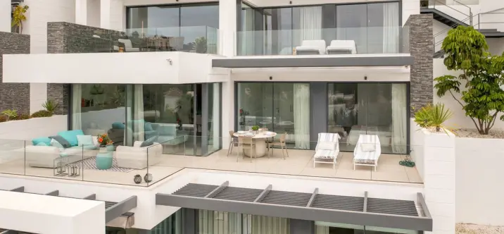 Venta de apartamento en planta media en Benahavís 4