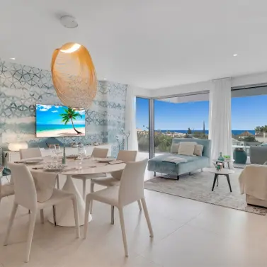Venta de apartamento en planta media en Benahavís