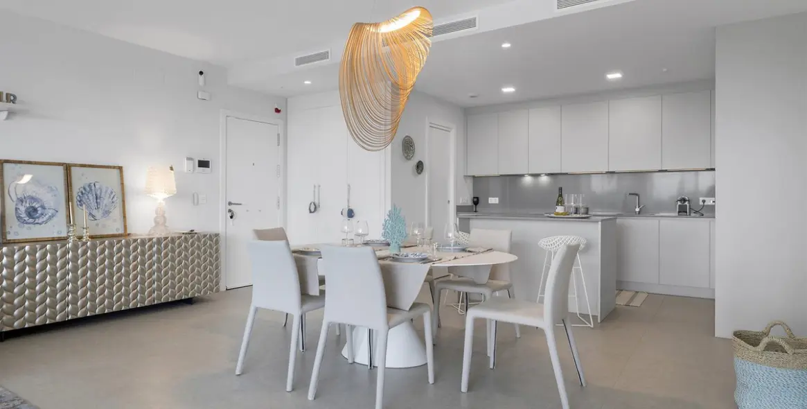 Venta de apartamento en planta media en Benahavís 14