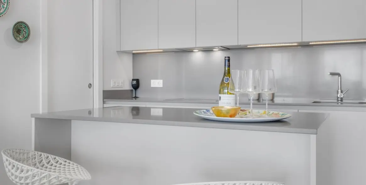 Venta de apartamento en planta media en Benahavís 20
