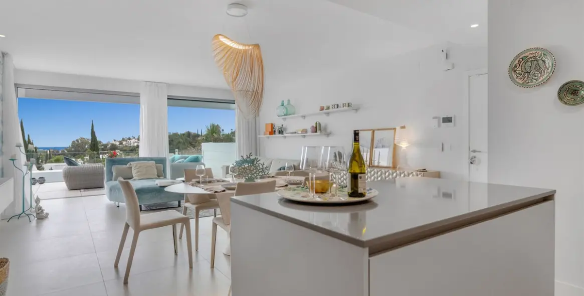 Venta de apartamento en planta media en Benahavís 21