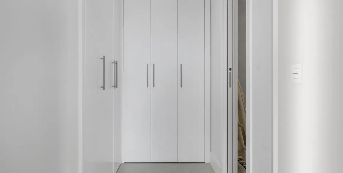 Venta de apartamento en planta media en Benahavís 27