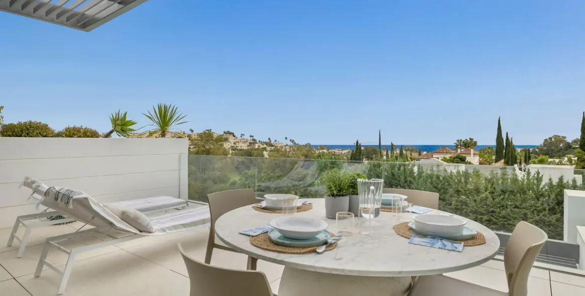 Venta de apartamento en planta media en Benahavís 37