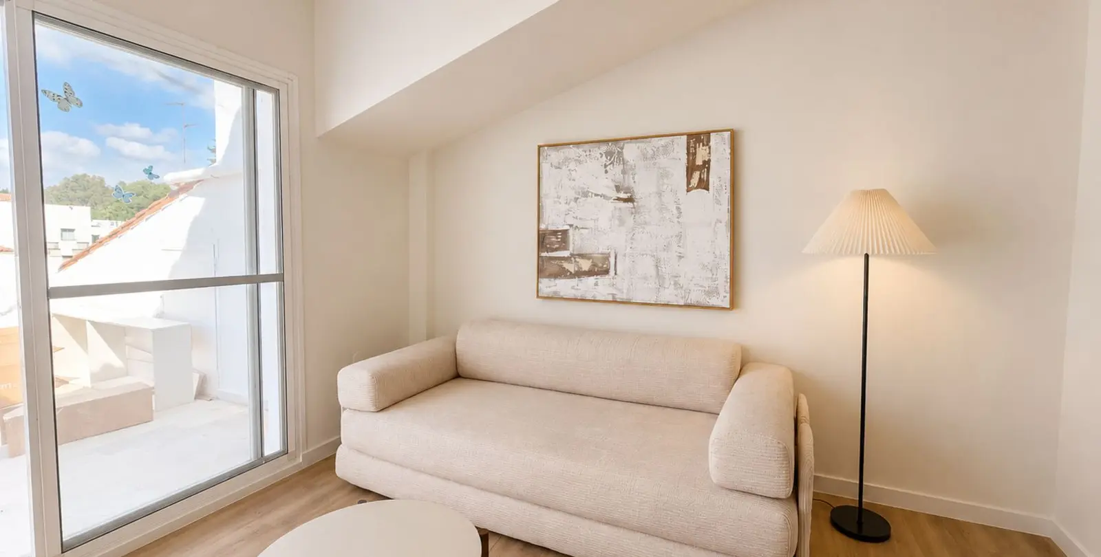 Sale of penthouse in The Golden Mile 1