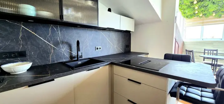 Sale of penthouse in The Golden Mile 1
