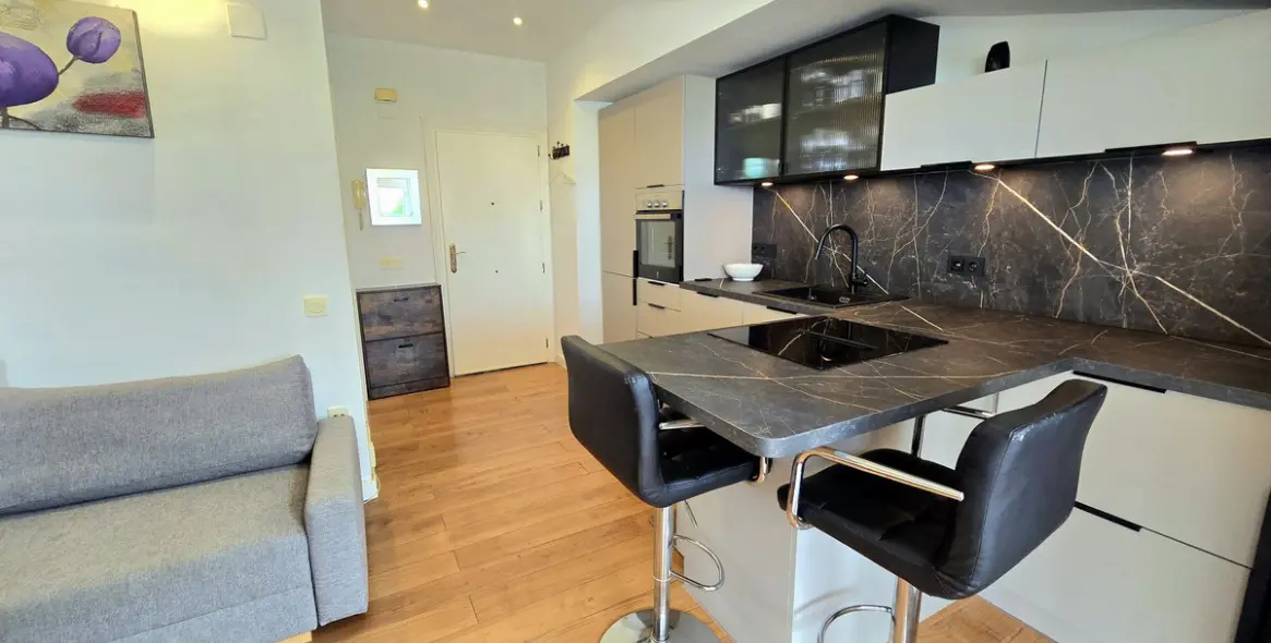 Sale of penthouse in The Golden Mile 3
