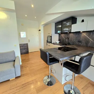 Sale of penthouse in The Golden Mile
