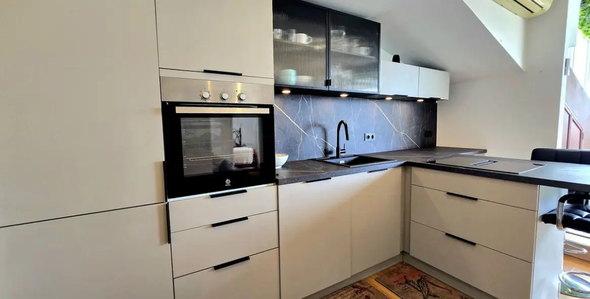 Sale of penthouse in The Golden Mile 4