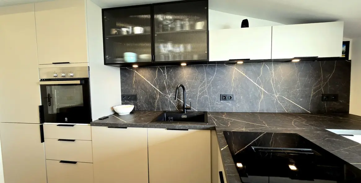 Sale of penthouse in The Golden Mile 5