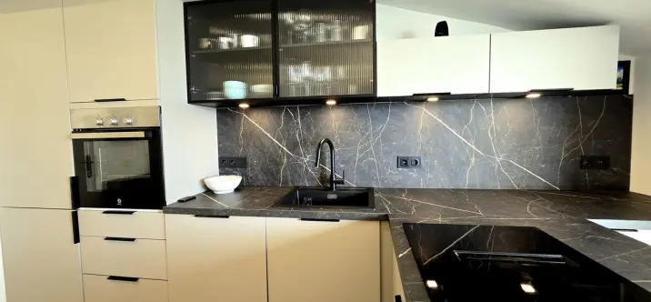 Sale of penthouse in The Golden Mile 4