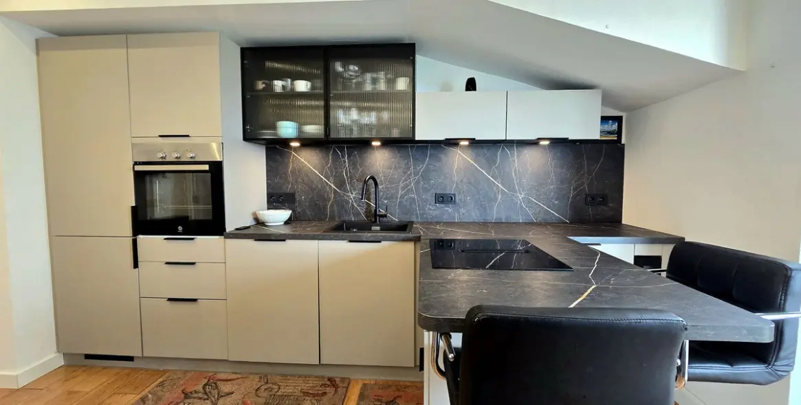Sale of penthouse in The Golden Mile 13