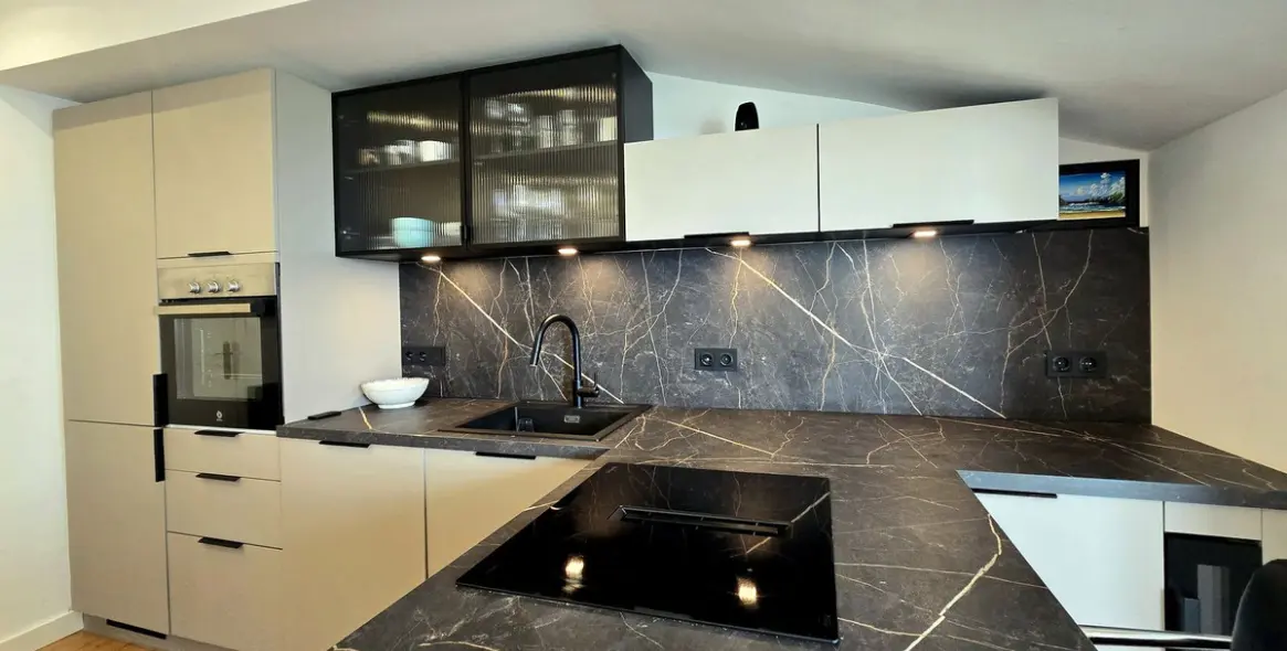 Sale of penthouse in The Golden Mile 14