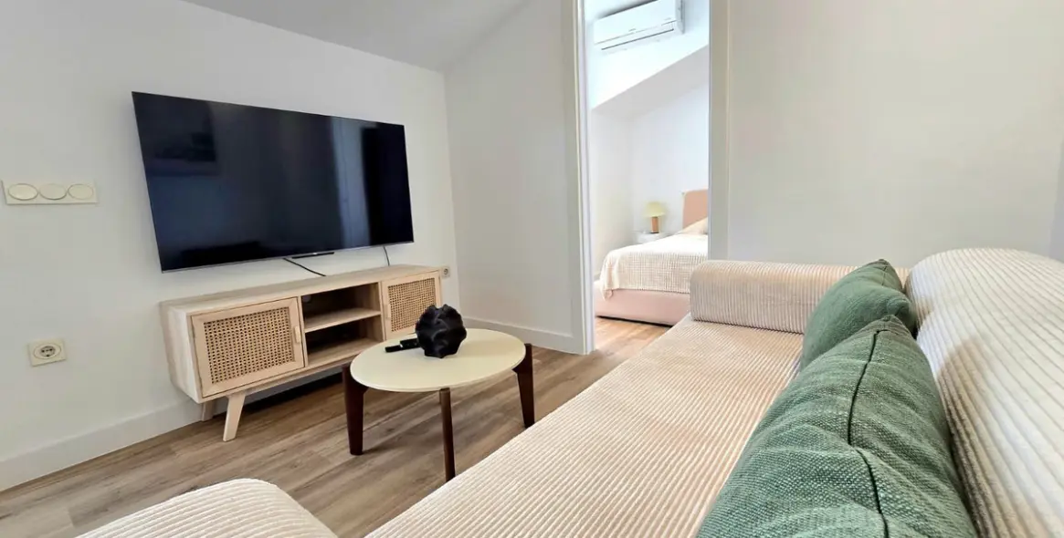 Sale of penthouse in The Golden Mile 18