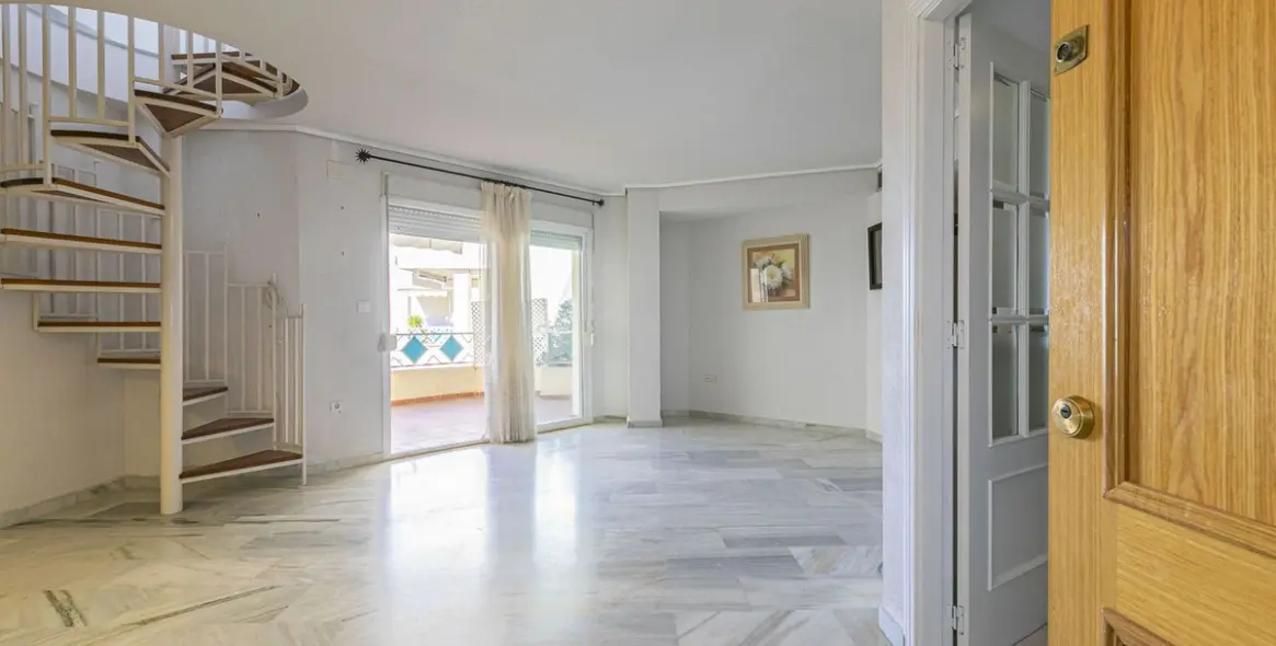 Sale of penthouse duplex in Costabella 8