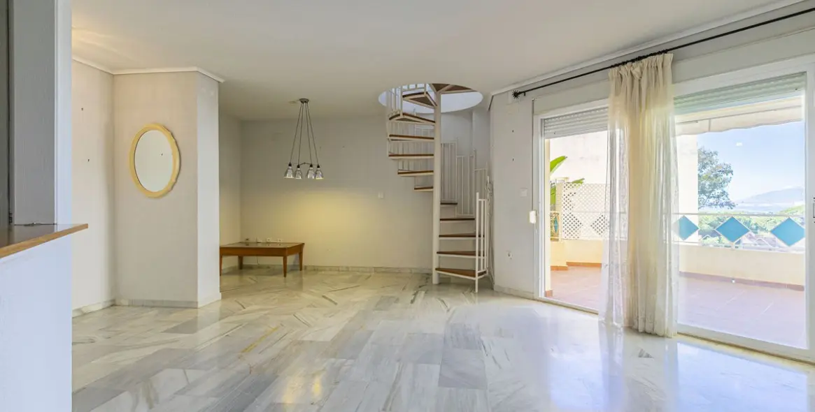 Sale of penthouse duplex in Costabella 16